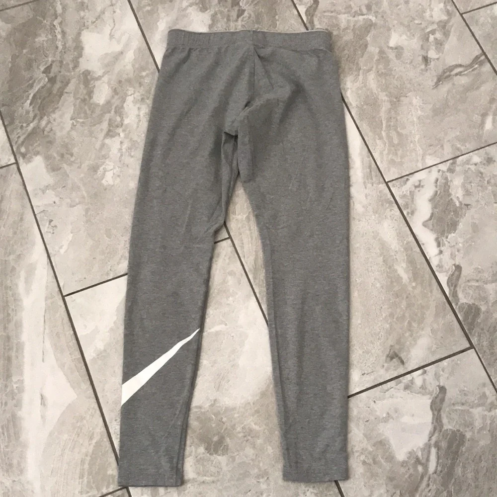 NIKE Sportswear Classics High Waist Womens Leggings | S